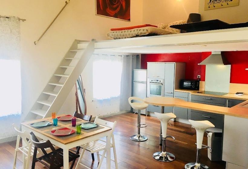 Cœur De Ville Climatisé, Rénové & Wifi Grand T2 La Loge D Aristide