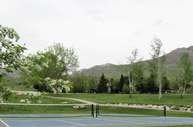 Luxury Townhouse In Wolf Creek