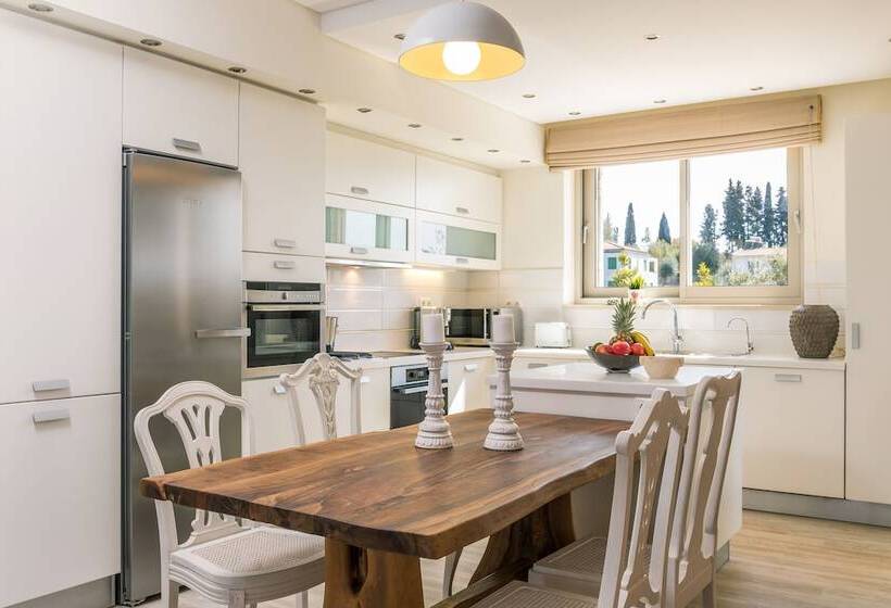 Melithea Seaview Villa