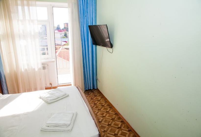 پانسیون Leto Guest House