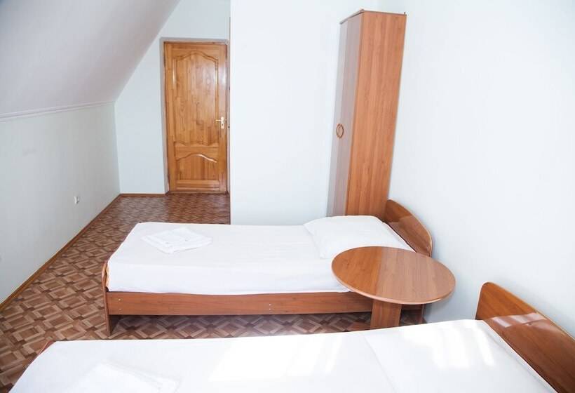 پانسیون Leto Guest House