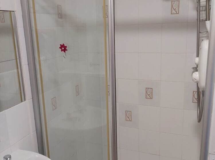 Pension (Hôtel basse catégorie) Simerock Guest House