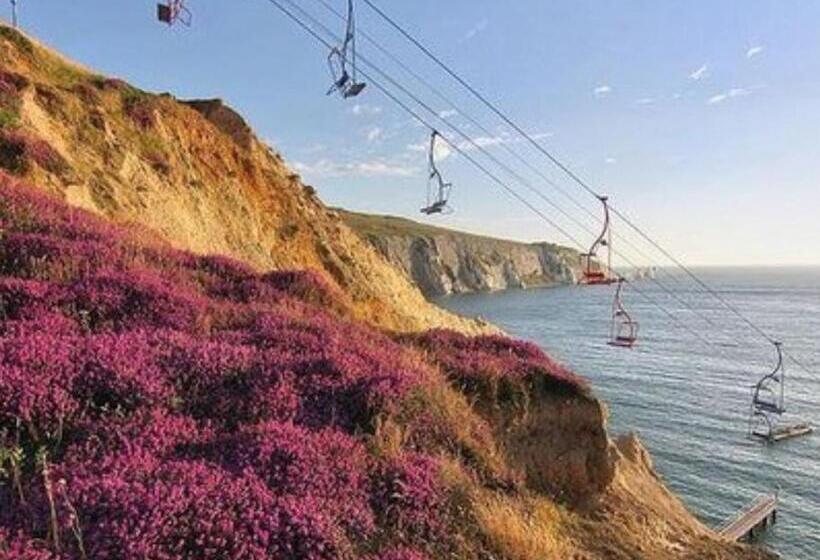 Promenade Apartment With Own Beach Hut