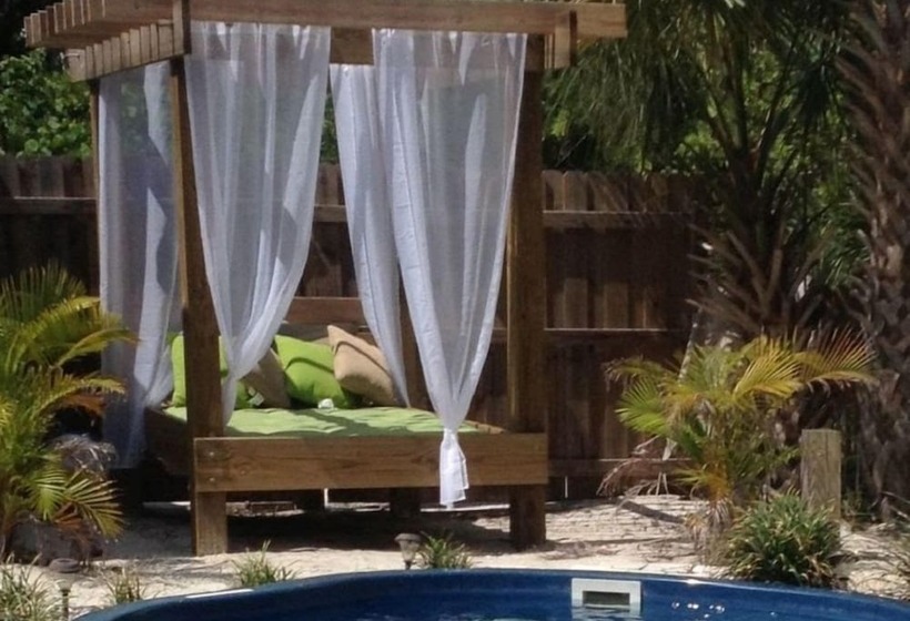 The Little Oasis Beach House