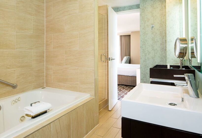Doubletree By Hilton Hotel Jacksonville Riverfront