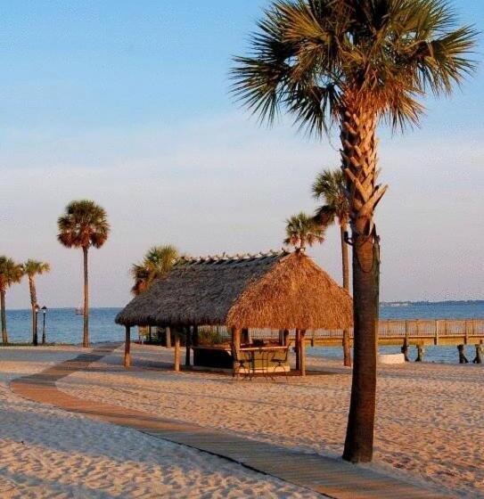 Harborside At Charleston Harbor Resort And Marina