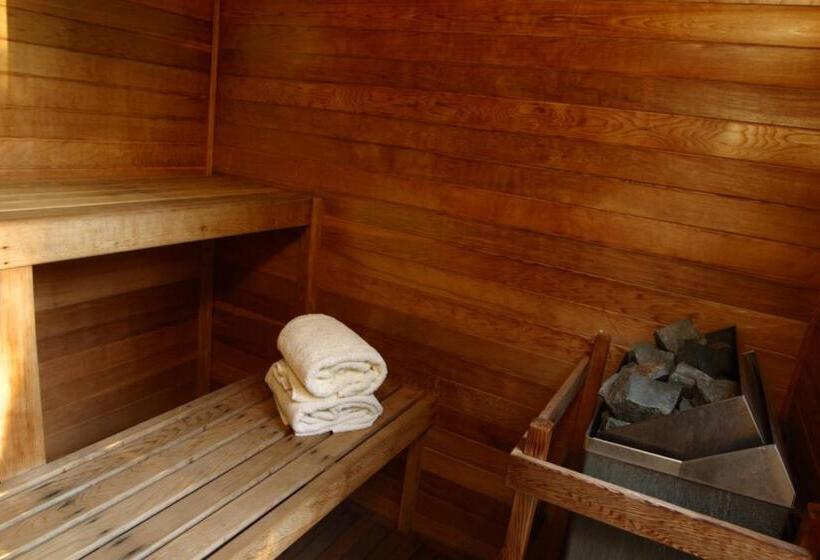 Hennessey House Bed And Breakfast