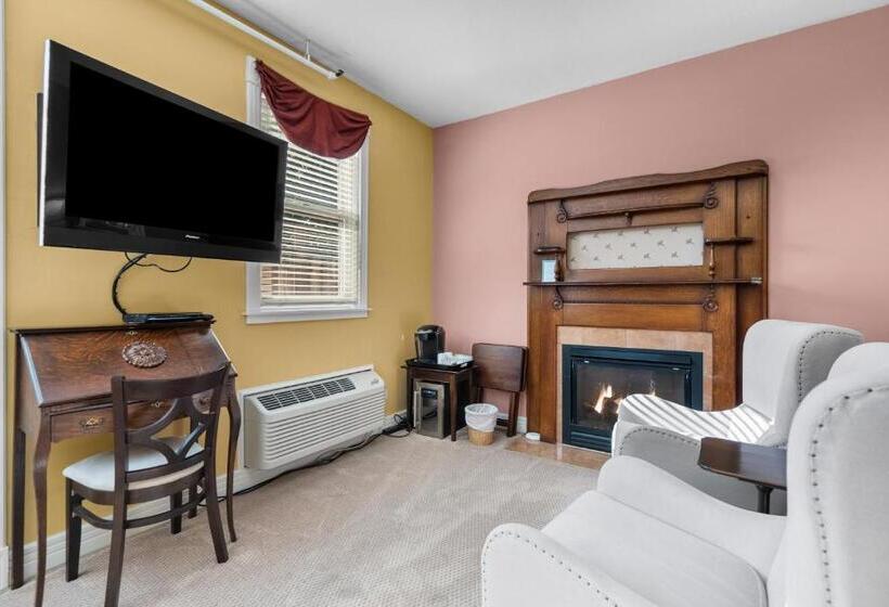 Hennessey House Bed And Breakfast