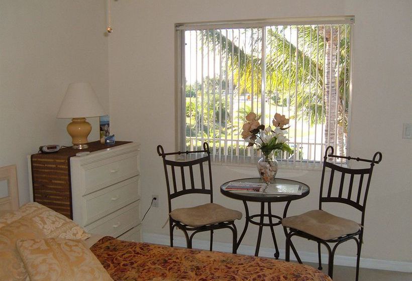 Hideaway Waterfront Resort &