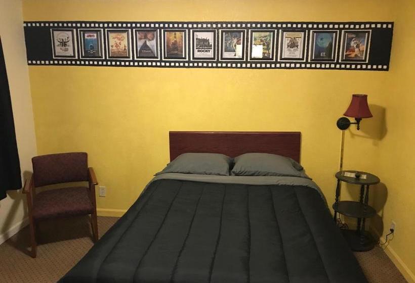 Highland Court Motel