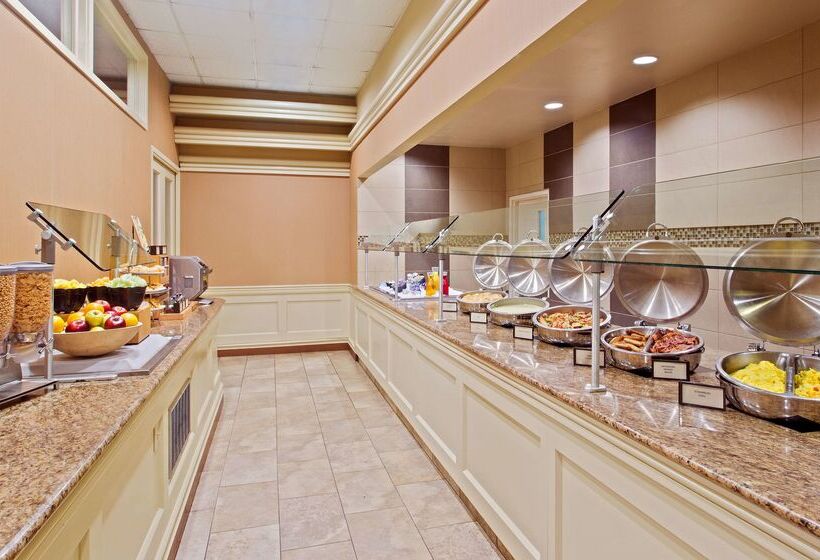 Hilton New Orleans Airport