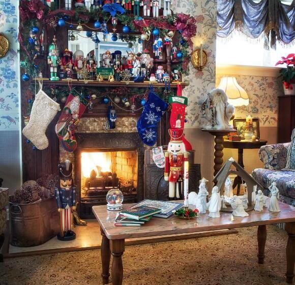 Holden House 1902 Bed & Breakfast Inn