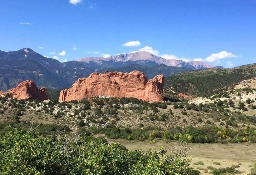 Holden House 1902 Bed & Breakfast Inn