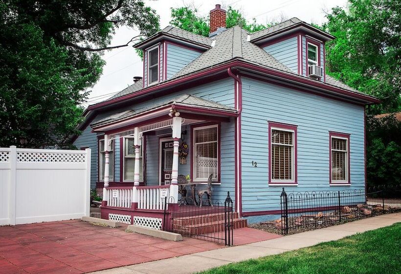 Holden House 1902 Bed & Breakfast Inn