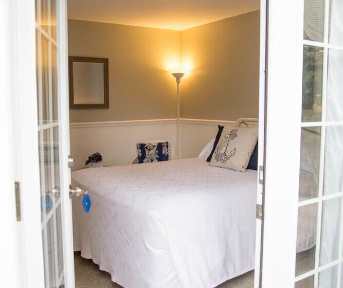 فندق Allen Harbor Rentals