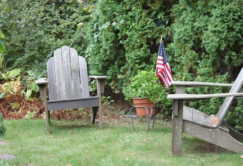 فندق Allen Harbor Rentals