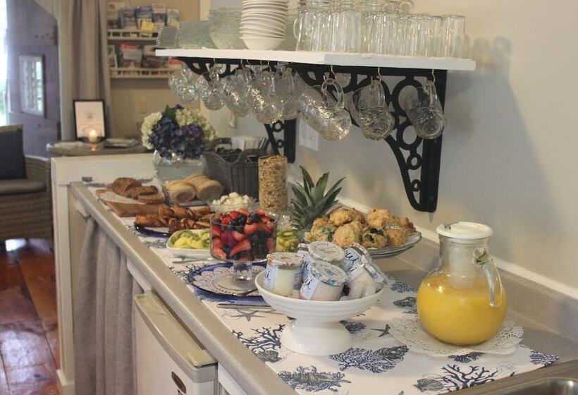 فندق Allen Harbor Rentals