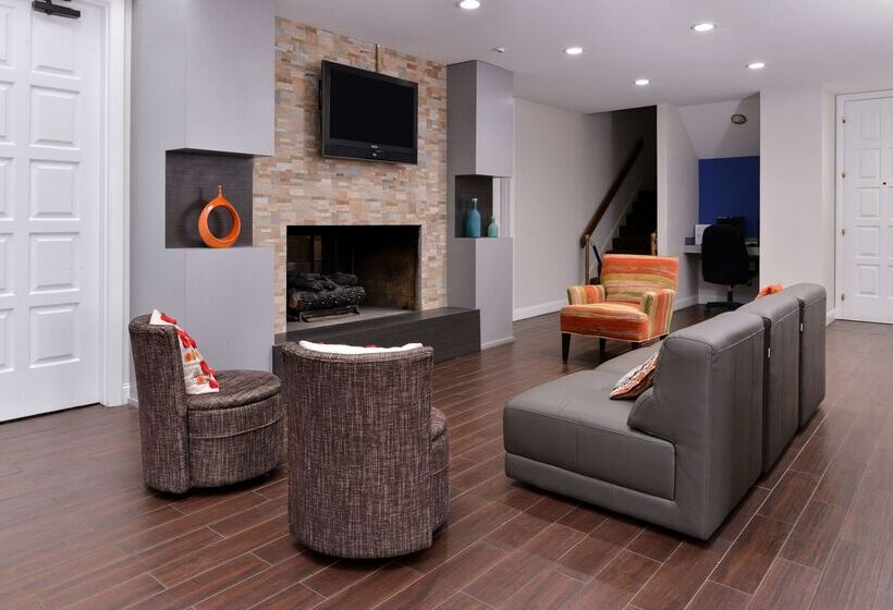 Отель Americas Best Value Inn & Suites Extended Stay Tulsa