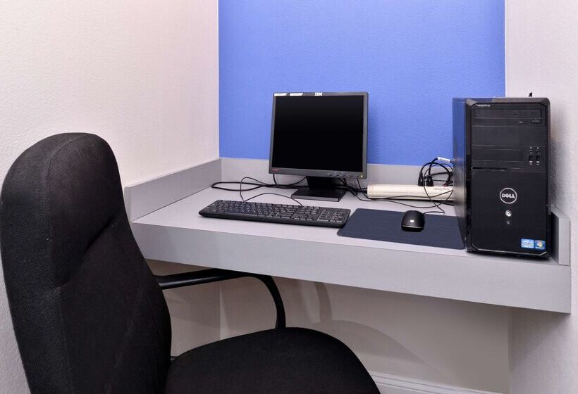 בית מלון כפרי Americas Best Value Inn & Suites Extended Stay Tulsa