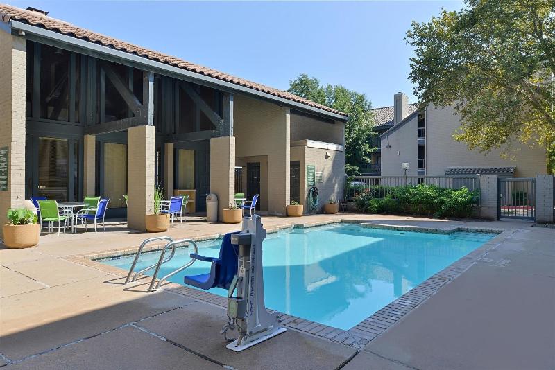 Отель Americas Best Value Inn & Suites Extended Stay Tulsa