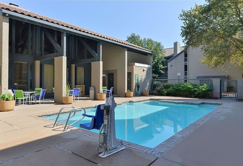 Отель Americas Best Value Inn & Suites Extended Stay Tulsa