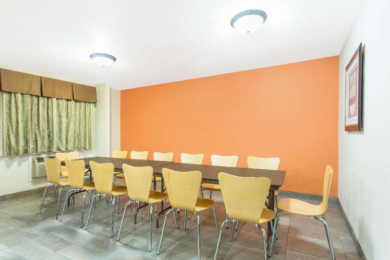 ホテル Baymont By Wyndham Dubuque