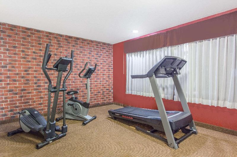 ホテル Baymont By Wyndham Dubuque