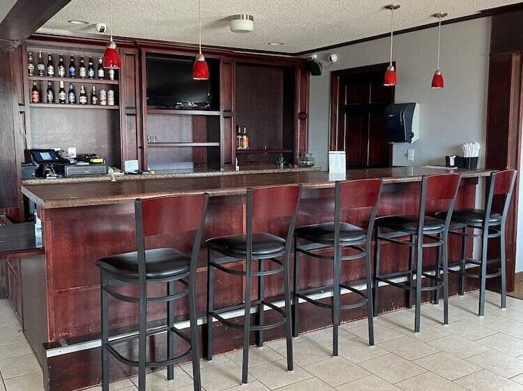 ホテル Baymont By Wyndham Dubuque