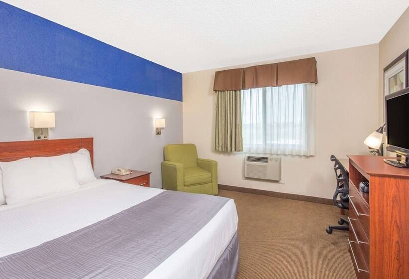 ホテル Baymont By Wyndham Dubuque