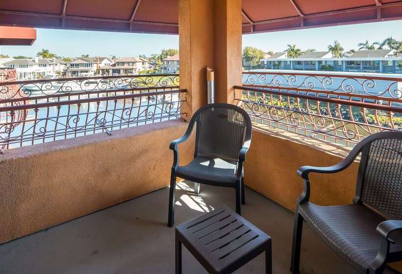 هتل Best Western Harbour Inn & Suites Huntington   Sunset Beach