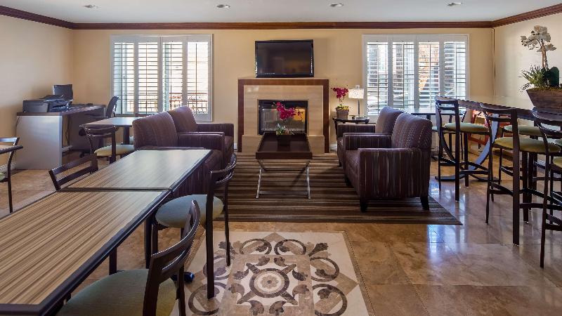 هتل Best Western Harbour Inn & Suites Huntington   Sunset Beach