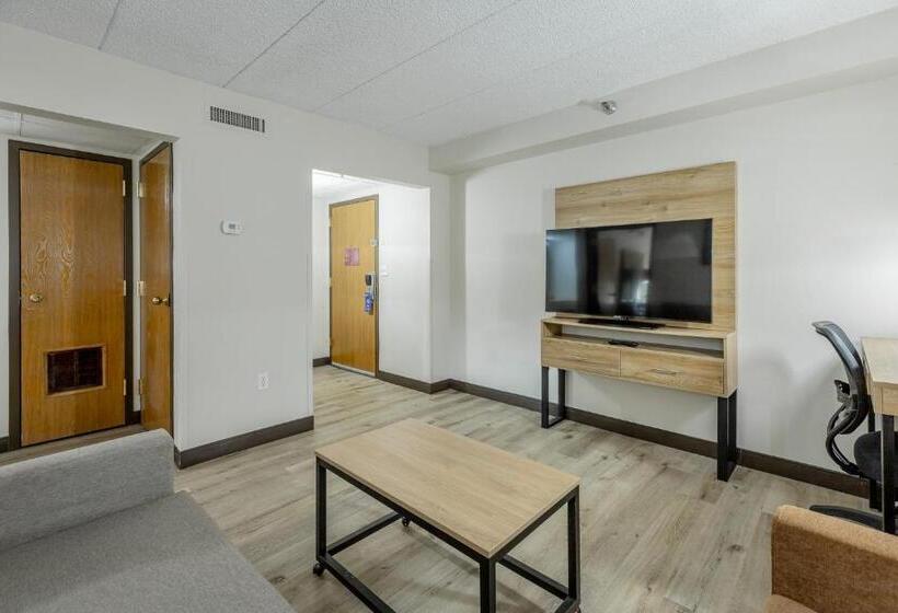 هتل Comfort Inn & Suites Chattanooga East Ridge