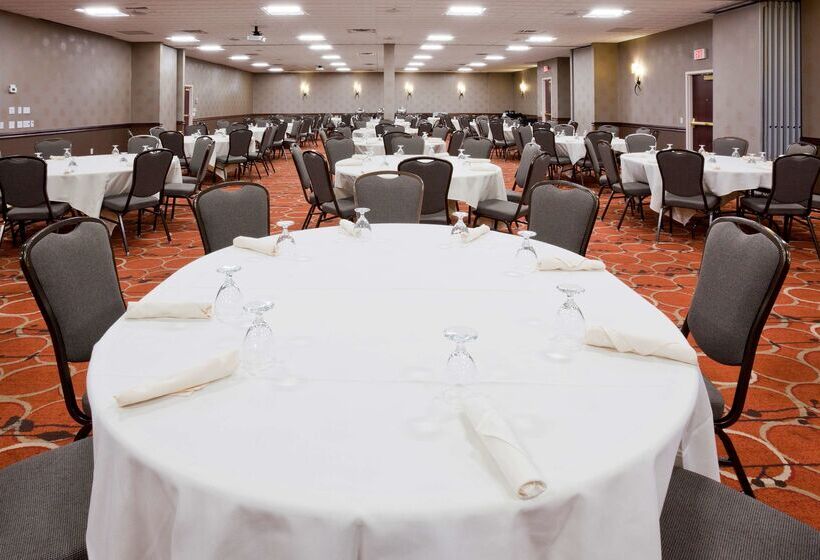 Отель Best Western Plus St. Paul North/shoreview