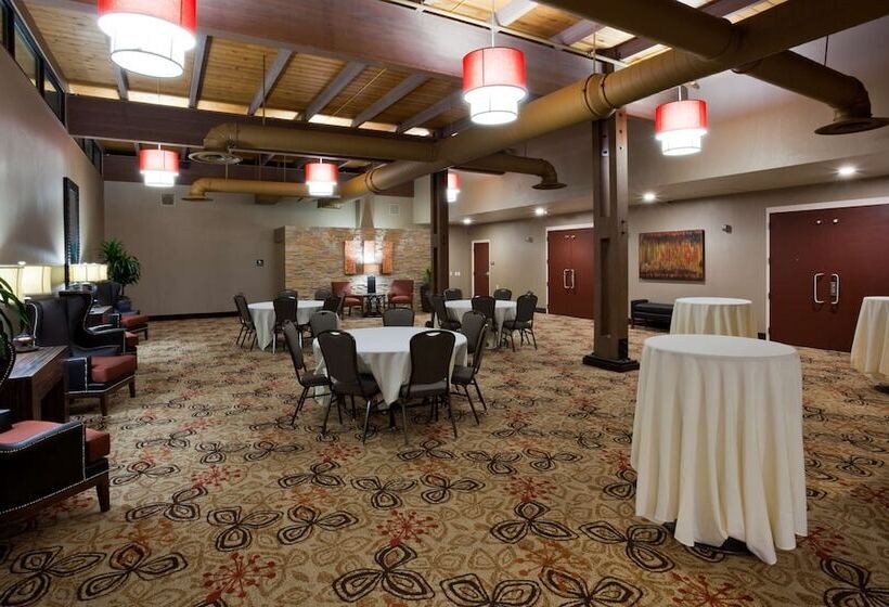 Отель Best Western Plus St. Paul North/shoreview