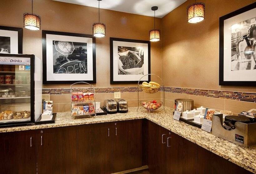 Отель Best Western Plus St. Paul North/shoreview