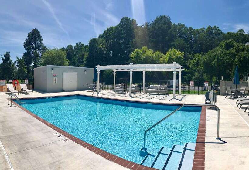 فندق Best Western Plus Yadkin Valley Inn & Suites