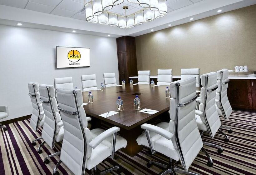 Best Western Brooklyn Center Hotel & Conference Center