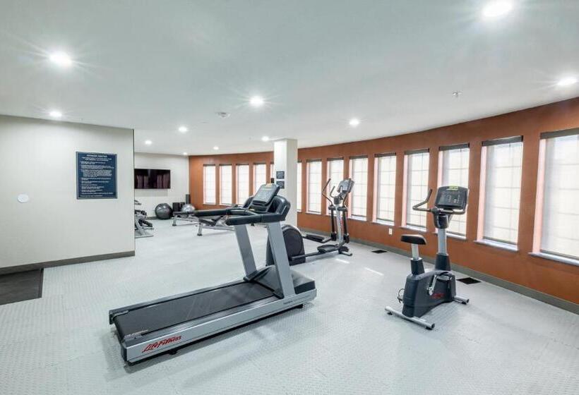 ホテル Candlewood Suites Wichita Northwest, An Ihg