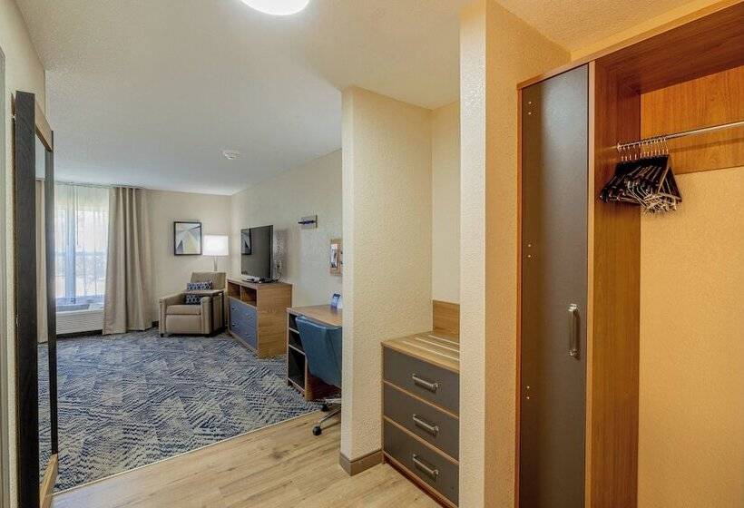ホテル Candlewood Suites Wichita Northwest, An Ihg