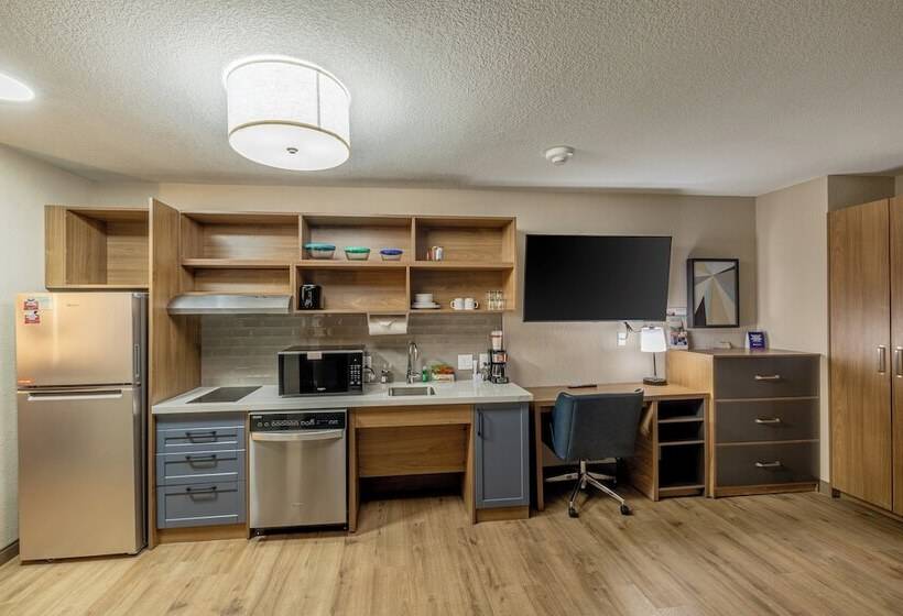 ホテル Candlewood Suites Wichita Northwest, An Ihg