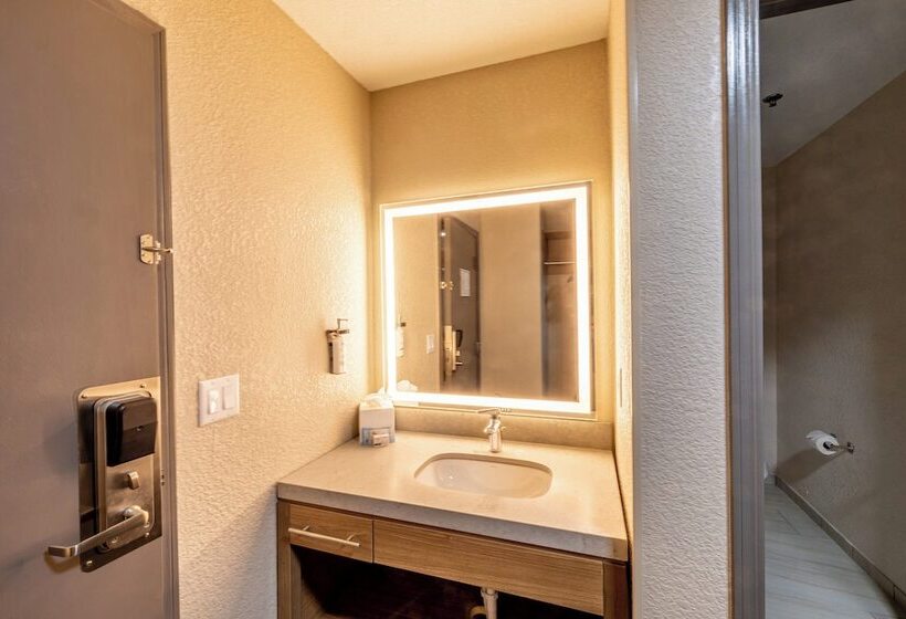 ホテル Candlewood Suites Wichita Northwest, An Ihg