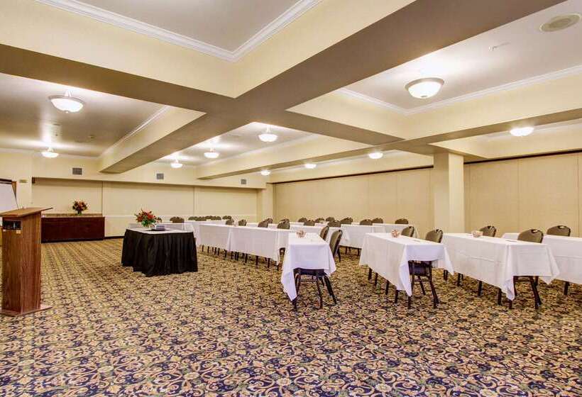 فندق Clarion Suites Anchorage Downtown