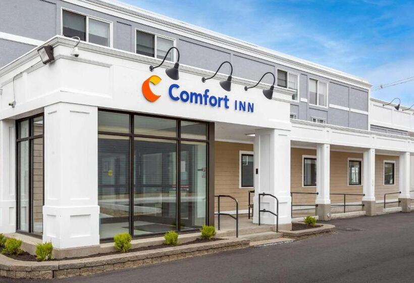 Отель Comfort Inn Hyannis  Cape Cod