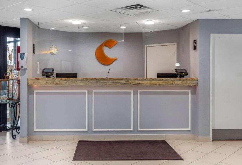 Отель Comfort Inn Hyannis  Cape Cod