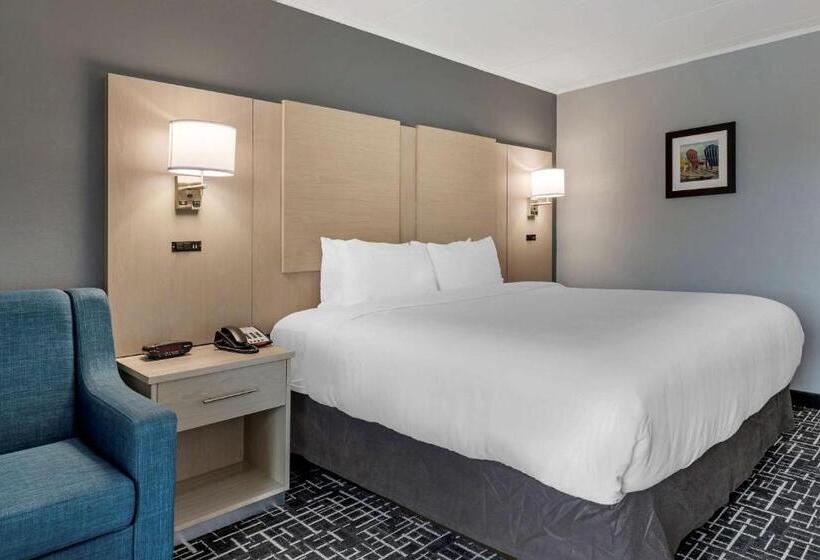 Отель Comfort Inn Hyannis  Cape Cod