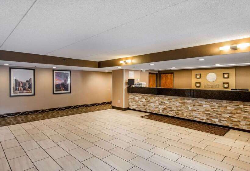 Отель Comfort Inn & Suites Denver Northfield