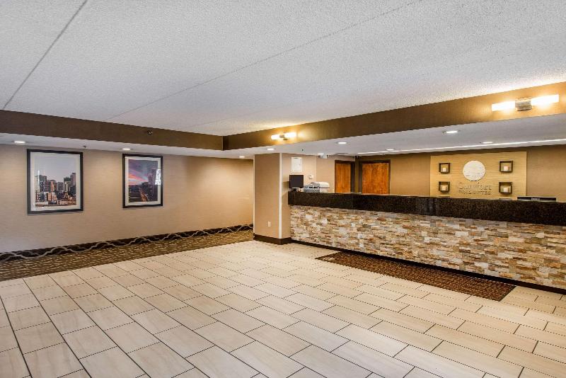 Отель Comfort Inn & Suites Denver Northfield