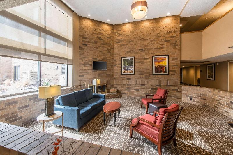 Отель Comfort Inn & Suites Denver Northfield