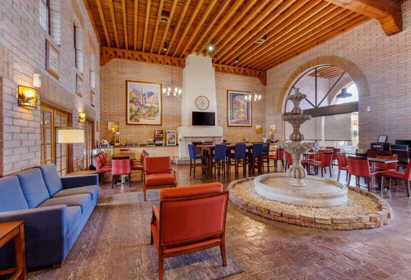 هتل Comfort Suites At Sabino Canyon