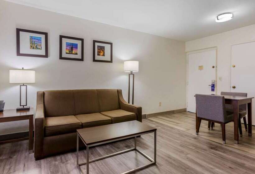 هتل Comfort Suites At Sabino Canyon